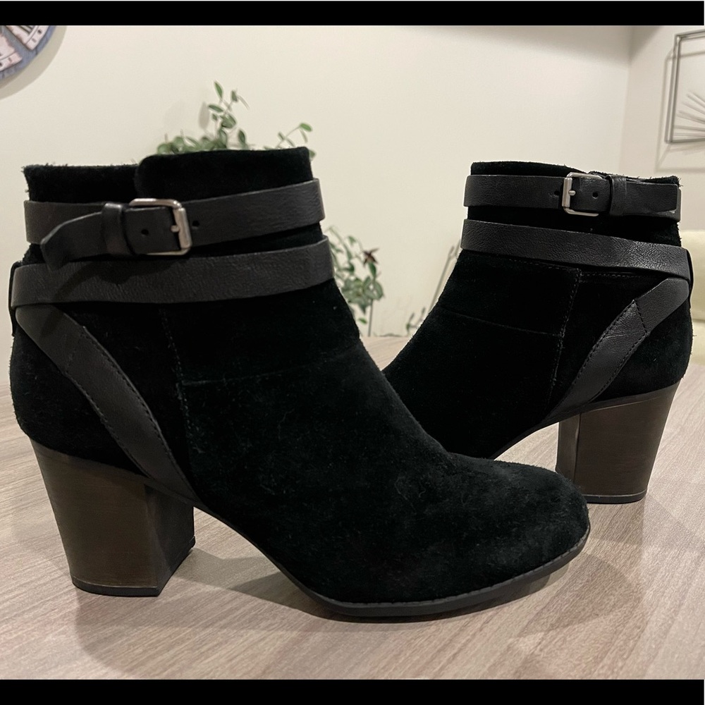 Clarks Women’s Enfield River Booties - Size 11 - Black